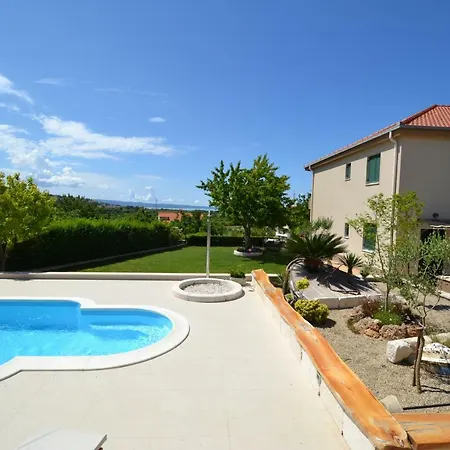 Nada Villa
