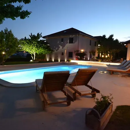 Villa Nada *