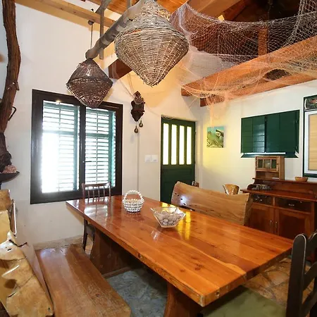 Nada Villa