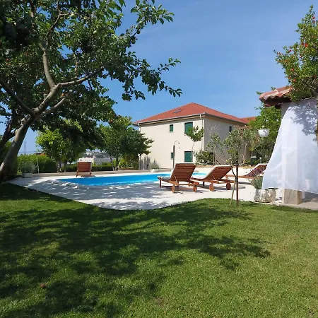 Villa Nada