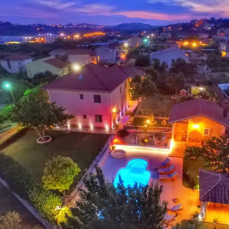 Nada Villa