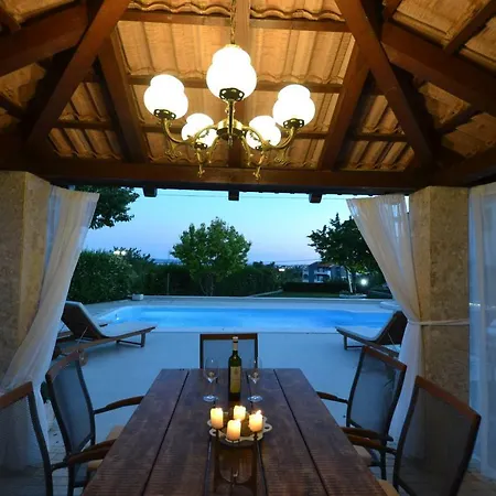 Villa Nada Zrnovnica